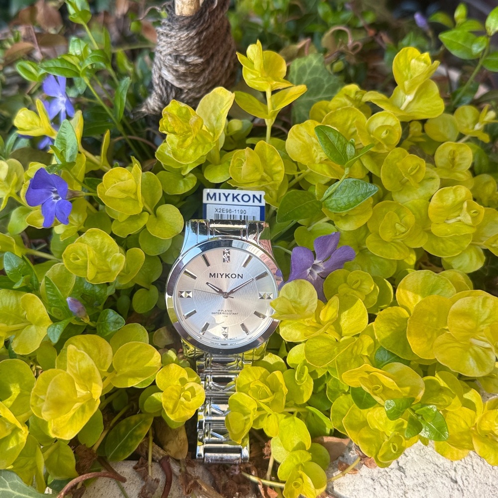 #99 Miykon Silver Watch - Picture 3 of 3